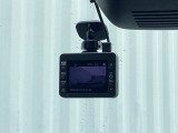 ドライブレコーダー付きです!!映像・音声などを記録する車載装置です。 もしもの事故の際の記録はもちろん、旅行の際の思い出としてドライブの映像を楽しむことができます!!