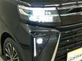 LEDヘッドライトとフォグランプのコラボです。雨や雪の日も安心!フォグランプがお車の存在を際立たせますね♪