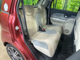 後部座席も気になるようなキズ・汚れやへたり等、大きなダメージはなく、良好な状態です。