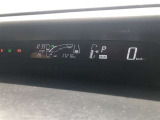 大型メーターで視界も良好な運転席廻りです。運転時の視線移動が少なくて済むので、安全性にも一役かってくれます。