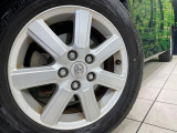 【純正16インチアルミホイール】外観にマッチした純正アルミホイールを装着しております。各種社外アルミホイールや、スタッドレスタイヤも取扱いしております。是非ご相談ください♪