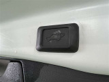 パワーバックドアで開閉ラクラク
