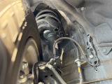 お車を安心してお乗りいただく為には、足回りの定期点検が欠かせません。サービスサポート(有償保証)では無料点検もご提供しており、安心のカーライフをお過ごしいただけるサポート体制が整っています。