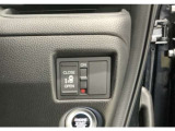 【パワースライドドア】助手席側がパワースライドドアになっており、運転席のスイッチやスマートキーでも開閉が可能です!開口部も広いので乗り降りも楽々♪