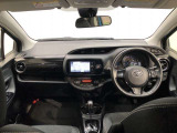 シンプルながら機能性あふれる運転席廻りです。視界性もよく、運転しやすいですよ。