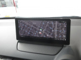 マツダコネクトの8.8インチワイドセンターディスプレイです。『Android Auto』『Apple CarPlay』や独自のコネクテッドサービスに対応したインターフェイスシステムです。