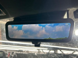 【デジタルインナーミラー】後席の大きな荷物や同乗者で後方が確認しづらい時でも安心!カメラが撮影した車両後方の映像をルームミラー内に表示。クリアな視界で状況の確認が可能です!