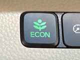★ECONスイッチ★ エコドライブを加速しよう!スイッチをONにすると、運転の仕方によるロスを抑え込み燃費をよくするようクルマが頑張ります(*^ー^*)燃費向上にチャレンジ♪