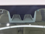 【スマートアシスト】走行中に前方の車両等を認識し、衝突しそうな時は警報とブレーキで衝突回避と被害軽減をアシスト。より安全にドライブをお楽しみいただけます。