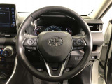 ハンドルは車を運転する上で、ずっと握っている重要なパーツです。手にフィットする物がいいですよね♪