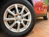 【アルミホイール】外観にマッチしたアルミホイールを装着しております。各種アルミホイールや、スタッドレスタイヤも取扱いしております。是非ご相談ください♪