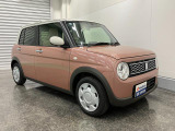 車内は内装デザインやインテリアがお部屋のような落ち着きのある空間
