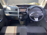 タントの運転席周りの画像です。