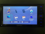 【ナビ】 CD/DVD再生やBluetoothオーディオなど多彩なメディアに対応したメモリーナビを装備しています。