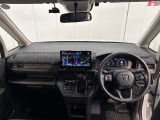 見通しの良い運転席回りとなっておりますので安心して運転をして頂けます!窓が大きいので明るく開放的な室内です
