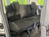 3列目シートはもちろん状態良好☆大人でもゆったりと座って頂けますので、大人数でのお出かけもラクラクです♪ご家族で、気の知れた仲間で、ドライブに行くのが楽しみですね♪