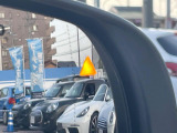 ●ブラインドアシストセンサー:視角からの車を感知し、ドライバーが車線変更を行う際に、警告音と共に注意を促してくれる安全支援機能です!