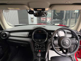 車両の詳細、ご質問につきましては、弊社営業スタッフまでお気軽にご連絡下さいませ。遠方のお客様には実車の詳細画像送信も承ります。お客様からのお問合せをお待ち致しております。