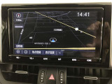 純正ナビを装備。タッチパネル式で使いやすく、お出かけもラクラクです。