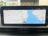純正コネクテッドナビは常に最新の情報を表示。マップデーターの更新作業などが無く快適に使えます。