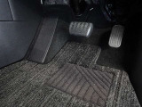 足元回り・フロアマットもしっかり洗浄しております。
