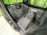後部座席も気になるようなキズ・汚れやへたり等、大きなダメージはなく、良好な状態です。