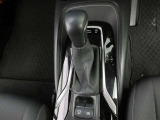 ブレーキホールドで、信号待ちや渋滞など停車中のドライバーの負担を軽減!