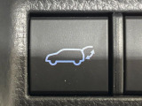【パワーバックドア】スマートキーや運転席のボタンを押すだけでリアゲートが自動で開閉します!荷物を持っている時や、高い位置にあるバックドアを閉める際に便利な機能です♪