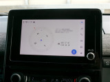 DCM(専用通信機)を装備したコネクティッドナビです。なおT-Connect契約により、令和9年11月まで無償でのご利用が可能です。詳しくは営業スタッフにお問い合わせください。