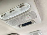 SOSコール 走行中の緊急時(病気や事故、あおり運転など)にボタンひとつでオペレーターに接続!救急や警察への連絡をサポートいたします。※使用にはお申し込みが必要です、詳しくはスタッフまで