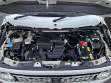 エンジンルームの画像です。店舗にて現車の確認もいただけますので、お電話で在庫のご確認の上是非ご来店くださいませ!!!ワクワクするクルマ選びをご提案します!