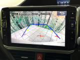 【バックカメラ】駐車時に後方がリアルタイム映像で確認できます。大型商業施設や立体駐車場での駐車時や、夜間のバック時に大活躍!運転スキルに関わらず、今や必須となった装備のひとつです!