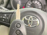 【キーレス】少し離れた場所からでもボタン一つでドアの開錠・施錠ができるのでとっても便利!ドアの鍵穴周りに傷をつけることもありません♪