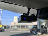 前方純正ドライブレコーダーも装備されています。