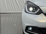 夜間走行や暗いところでの視認性を高める、LEDヘッドライト搭載、しっかり明るく照らしてくれるので、安心です。