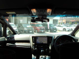 見通しのよいすっきりとした視界で、運転のしやすさは疲れにくさにも繋がりますよ♪