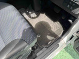 室内に特に気になる使用感はありません。ハンドルの指のかかるところも良好です♪