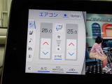車内の温度管理に便利なオートエアコン☆
