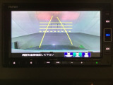 バックでの車庫入れも安心です! リアカメラが付いているバックモニター付のナビを装備しております。操作線もついており距離感も画面から確認できます。