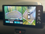 【マルチビューカメラシステム】専用のカメラにより、上から見下ろしたような視点で360度クルマの周囲を確認することができます☆死角部分も確認しやすく、狭い場所での切り返しや駐車もスムーズに行えます。