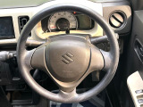 インテリアに合わせたデザインのステアリングは、運転される方のことも考え、運転しやすい形状、大きさです。是非一度、実際に触ってお確かめください。