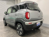 後席がフラットに倒れて大きな荷物も楽々積載。防汚加工されたラゲッジルームもアウトドアにも便利です。