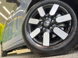 【純正15インチアルミホイール】外観にマッチした純正アルミホイールを装着しております。各種社外アルミホイールや、スタッドレスタイヤも取扱いしております。是非ご相談ください♪