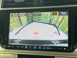 【バックカメラ】駐車時に後方がリアルタイム映像で確認できます。大型商業施設や立体駐車場での駐車時や、夜間のバック時に大活躍!運転スキルに関わらず、今や必須となった装備のひとつです!