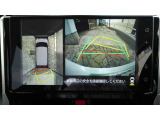 パノラミックビュ-モニタ-が付いているので、運転席から確認しにくい車両周辺の状況を把握出来ます。