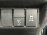 室内からミラーの開閉が可能な電動格納ミラー、車がカーブの外側へ膨らんだり内側へ巻き込んだりする挙動を防止し安定した走行をサポートする横滑り防止装置付きです!