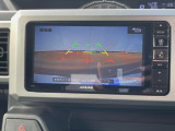 【バックカメラ】駐車時に後方がリアルタイム映像で確認できます。大型商業施設や立体駐車場での駐車時や、夜間のバック時に大活躍!運転スキルに関わらず、今や必須となった装備のひとつです!