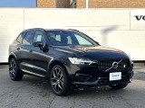 北欧流のラグジュアリーを体現したXC60。伝統的なスカンジナビアン・デザインを継承しながら、躍動感にあふれ優雅な雰囲気を身にまとう、新しい潮流を具現化したスタイリングです。