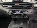 オートエアコンで快適な車内温度を演出してくれます!