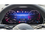 高いレベルの知性を備えたメルセデスの「インテリジェントドライブ」は、ドライバーの疲労を軽減し、安全かつ快適なドライブの一助となります。